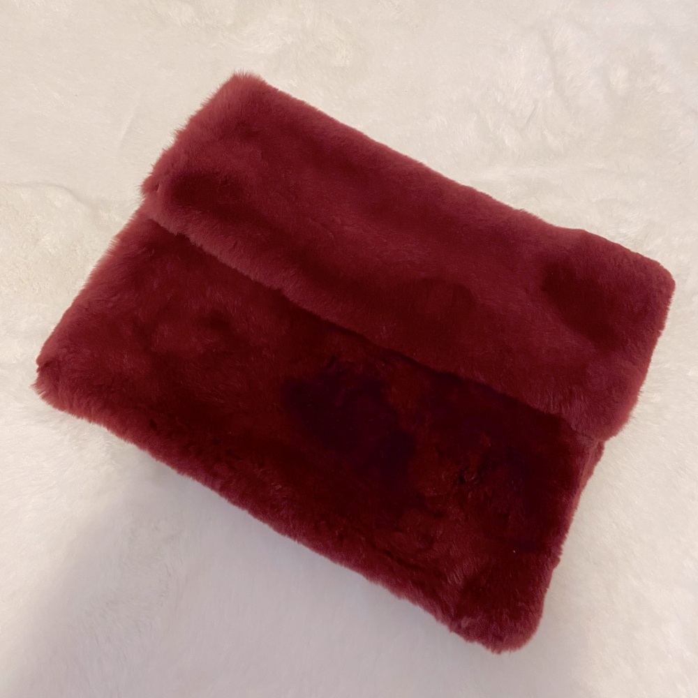 Real rabbit fur clutch bag